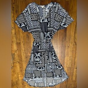 Chic Black and White Geometric Maxi Dress